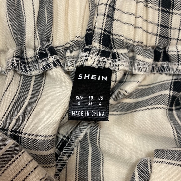 High Waist Fold Pleat Tartan Pants - Picture 10 of 12